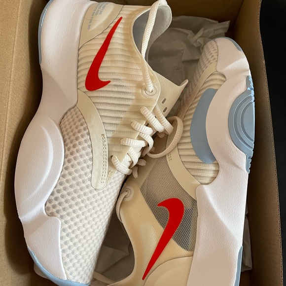 Nike SuperRep Go BRAND NEW - Picture 1 of 3
